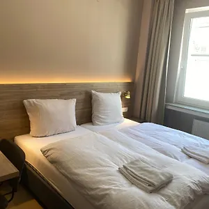 Otel Petite Koenigsallee Self Check-in Düsseldorf